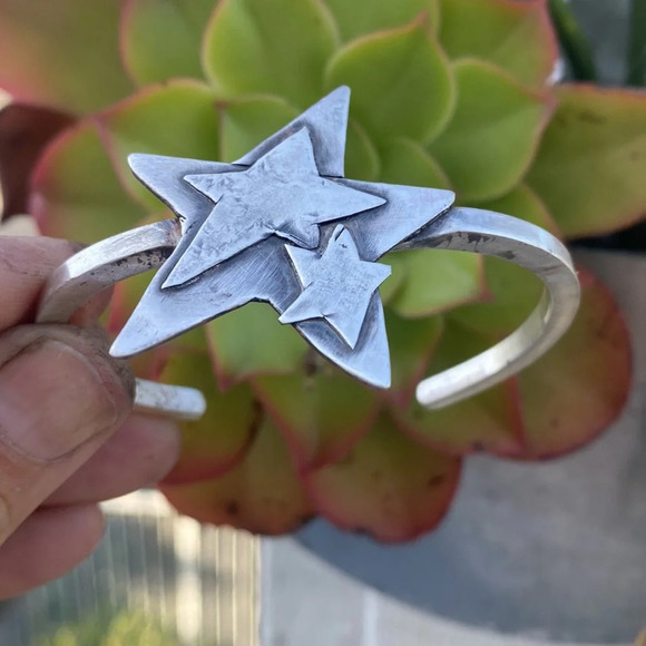 Rustic Sterling silver star cuff bracelet - Picture 5 of 10